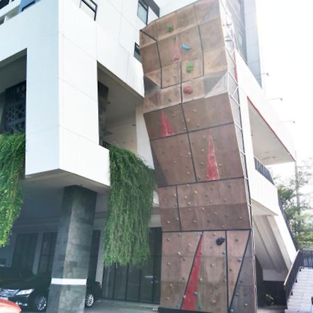 Cordova Suites Semarang Eksteriør billede