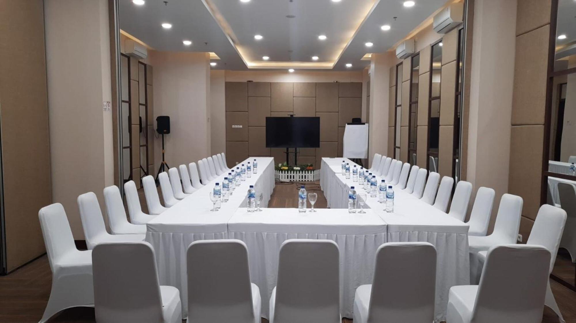 Cordova Suites Semarang Eksteriør billede