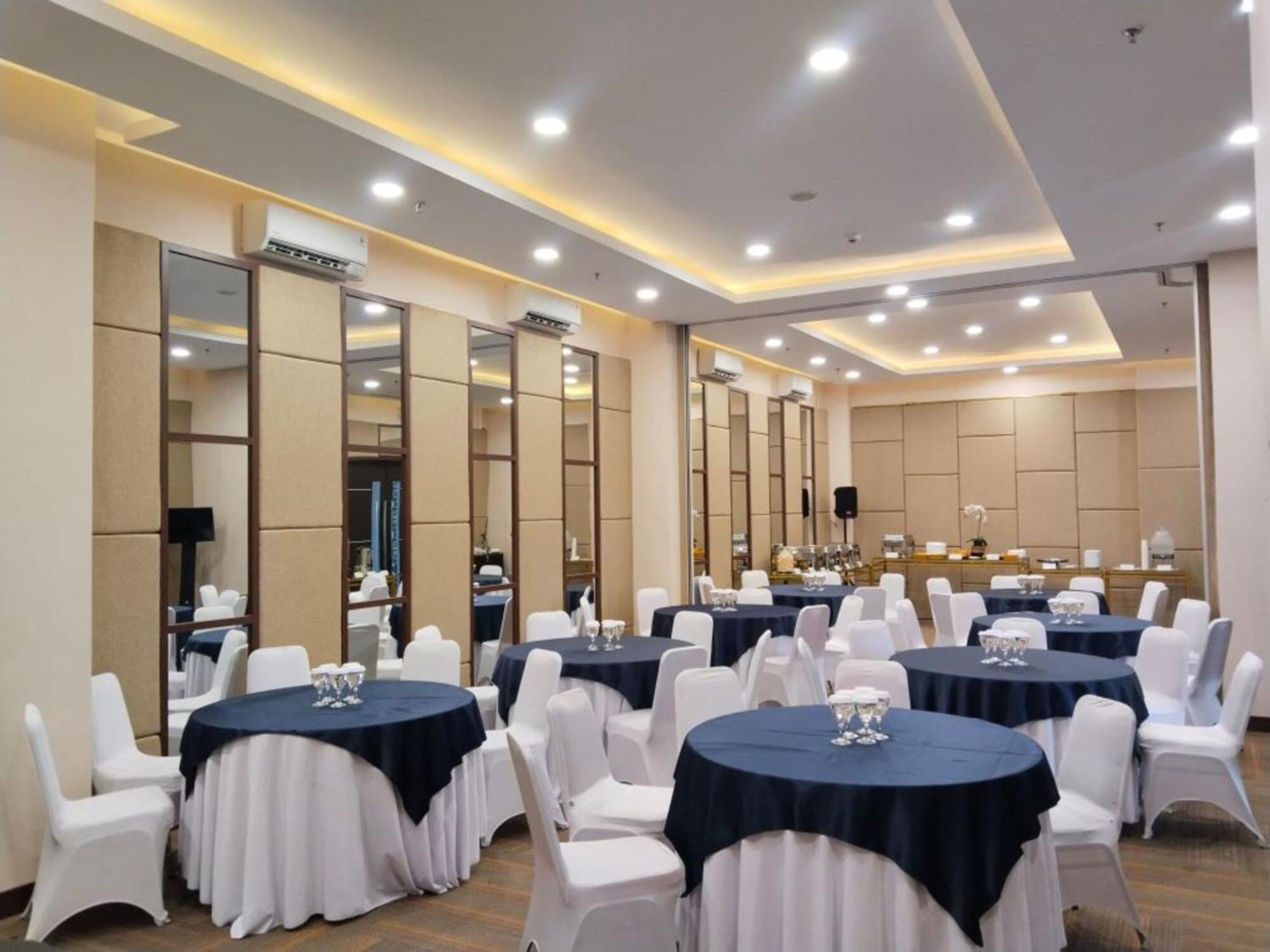 Cordova Suites Semarang Eksteriør billede