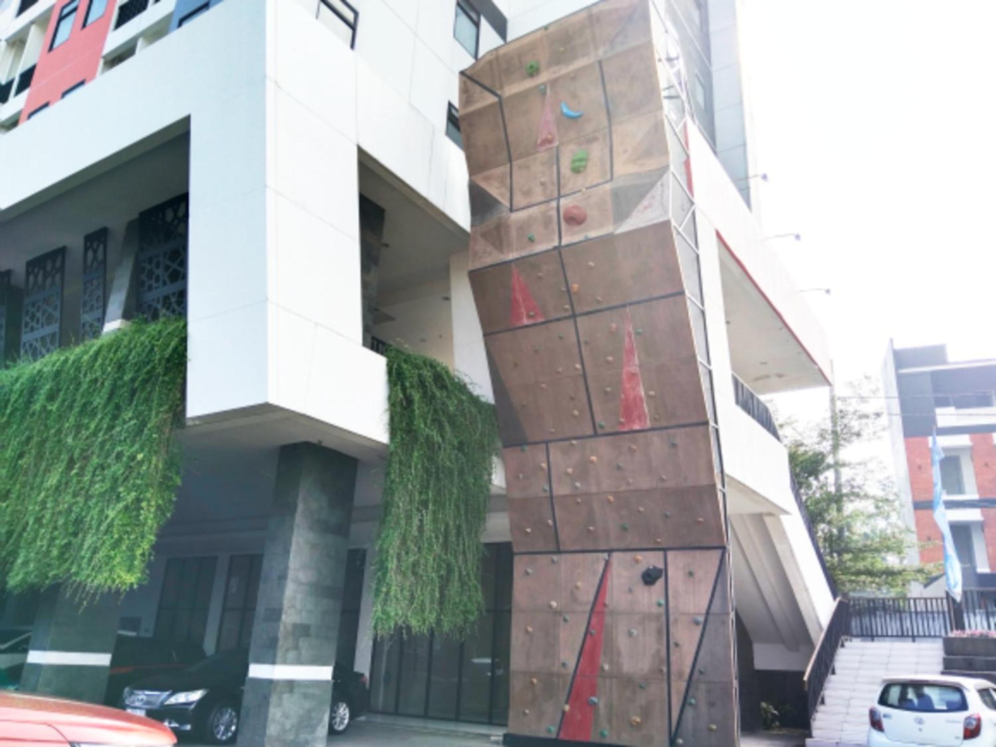 Cordova Suites Semarang Eksteriør billede
