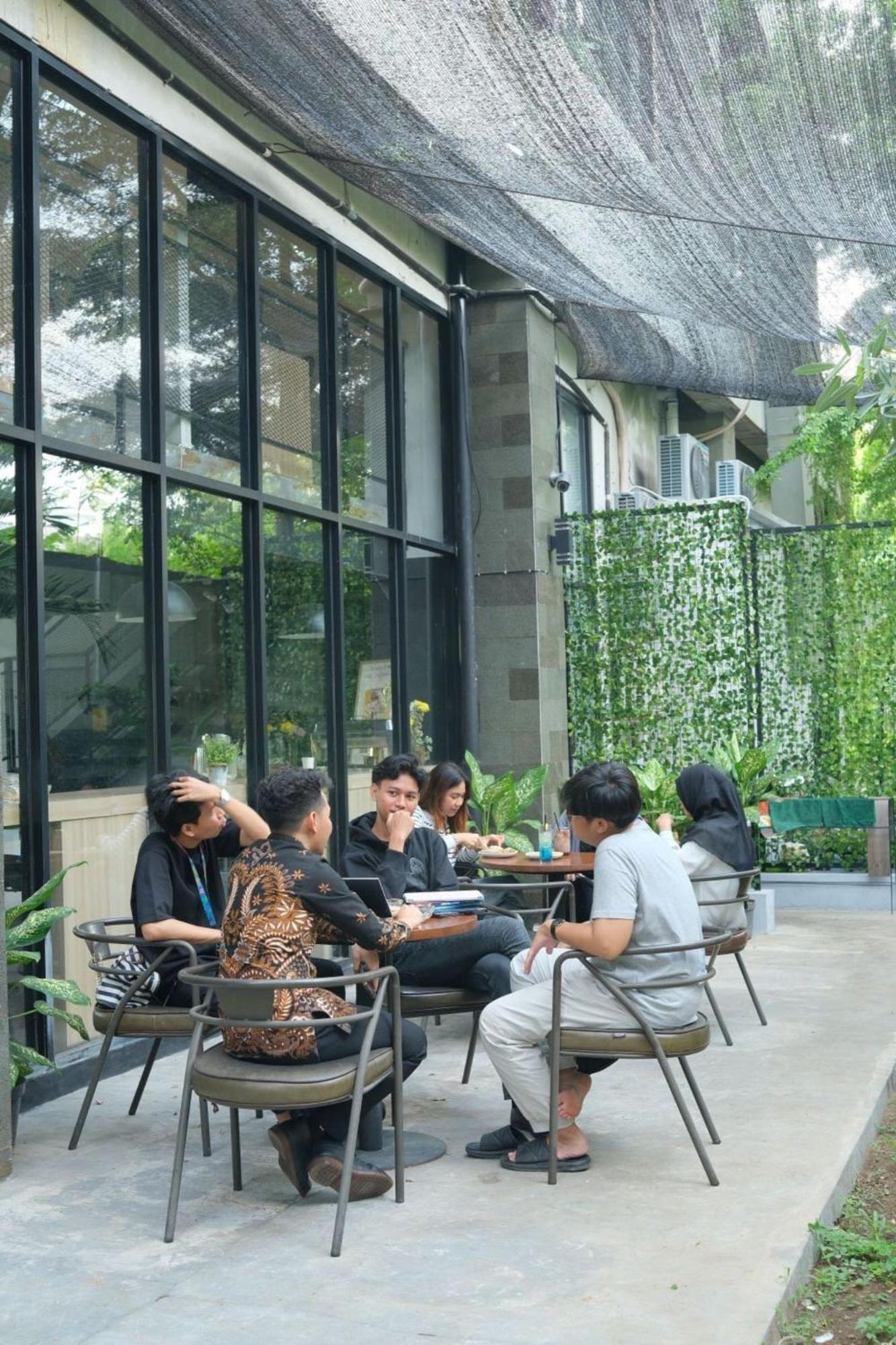 Cordova Suites Semarang Eksteriør billede