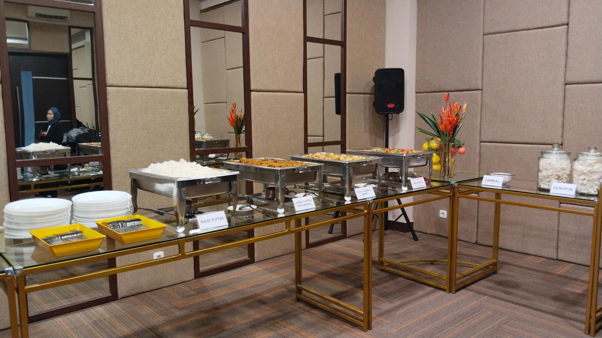 Cordova Suites Semarang Eksteriør billede