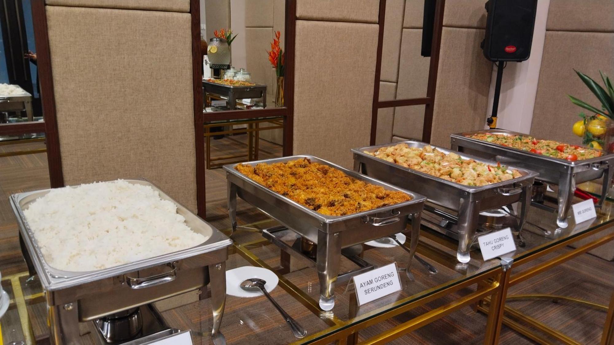 Cordova Suites Semarang Eksteriør billede